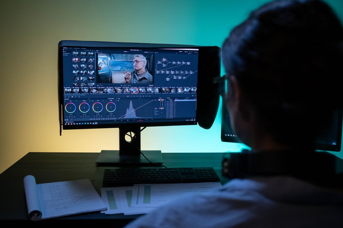 Kiếm Tiền Bằng AI Không Lộ Mặt (Faceless Content) Là Gì?