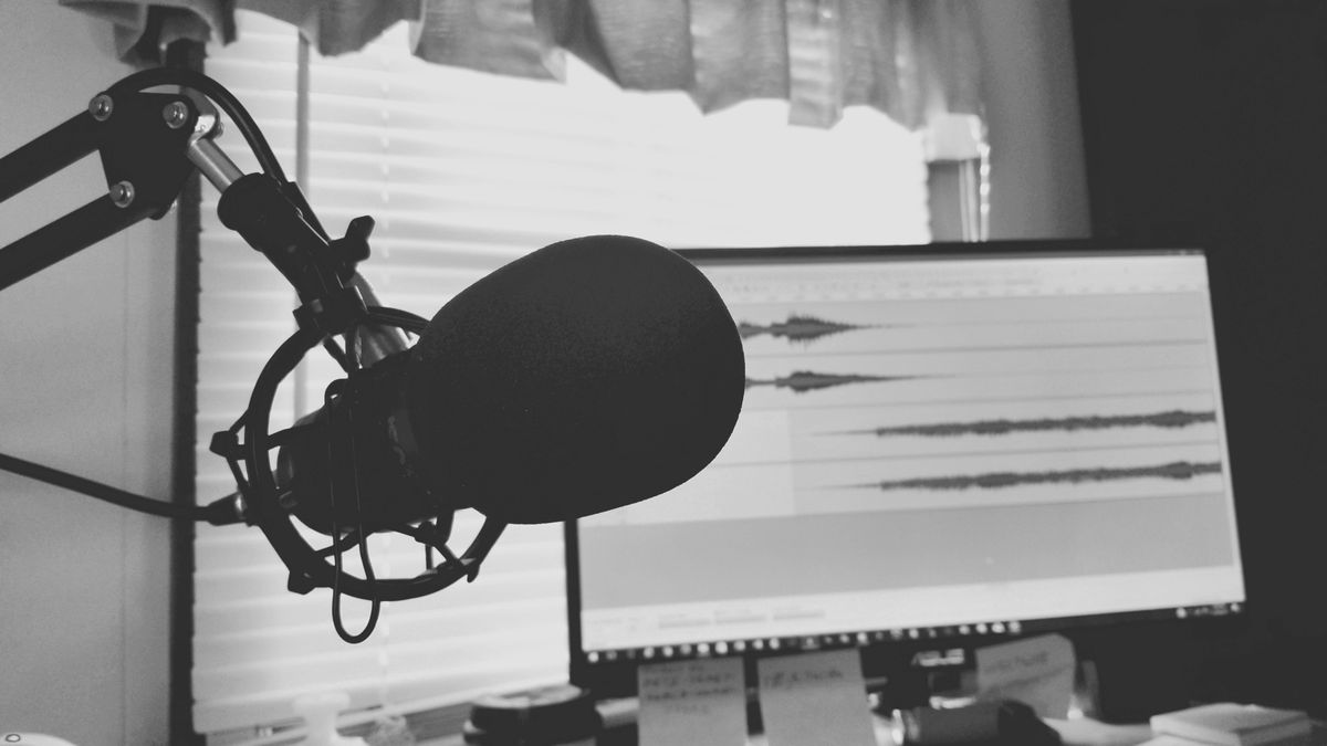 Kiếm Tiền Bằng AI Không Lộ Mặt (Faceless Content) Là Gì?