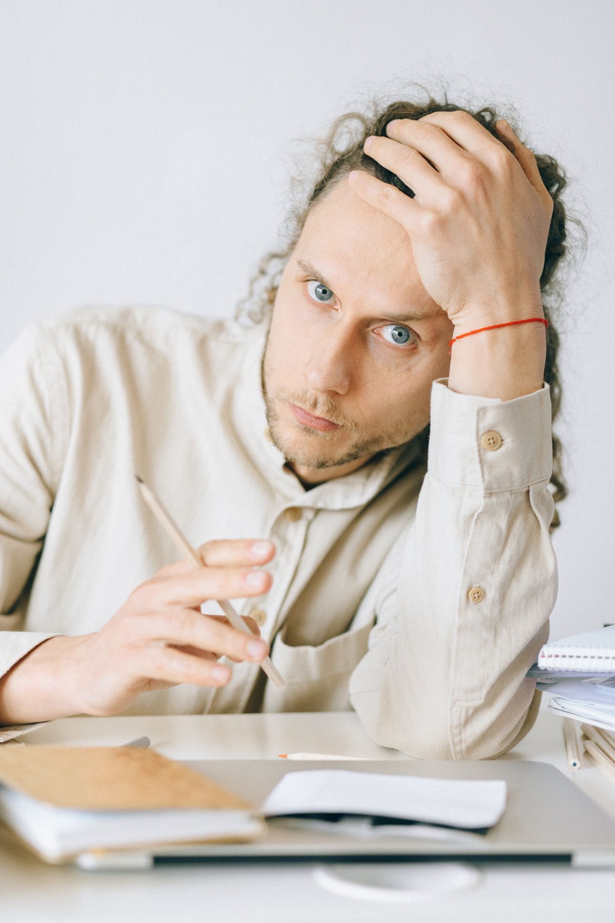 Mất Việc Vì AI? Những Kỹ Năng Nào Vẫn “Miễn Nhiễm” Trước Làn Sóng Tự Động Hóa 2026