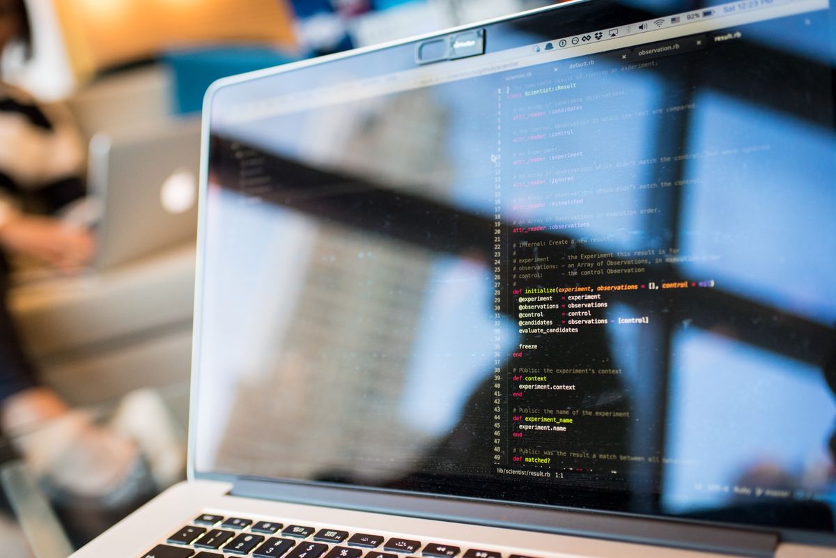 Micro SaaS Là Gì? Cách Xây Công Cụ AI Nhỏ Kiếm Tiền Thụ Động