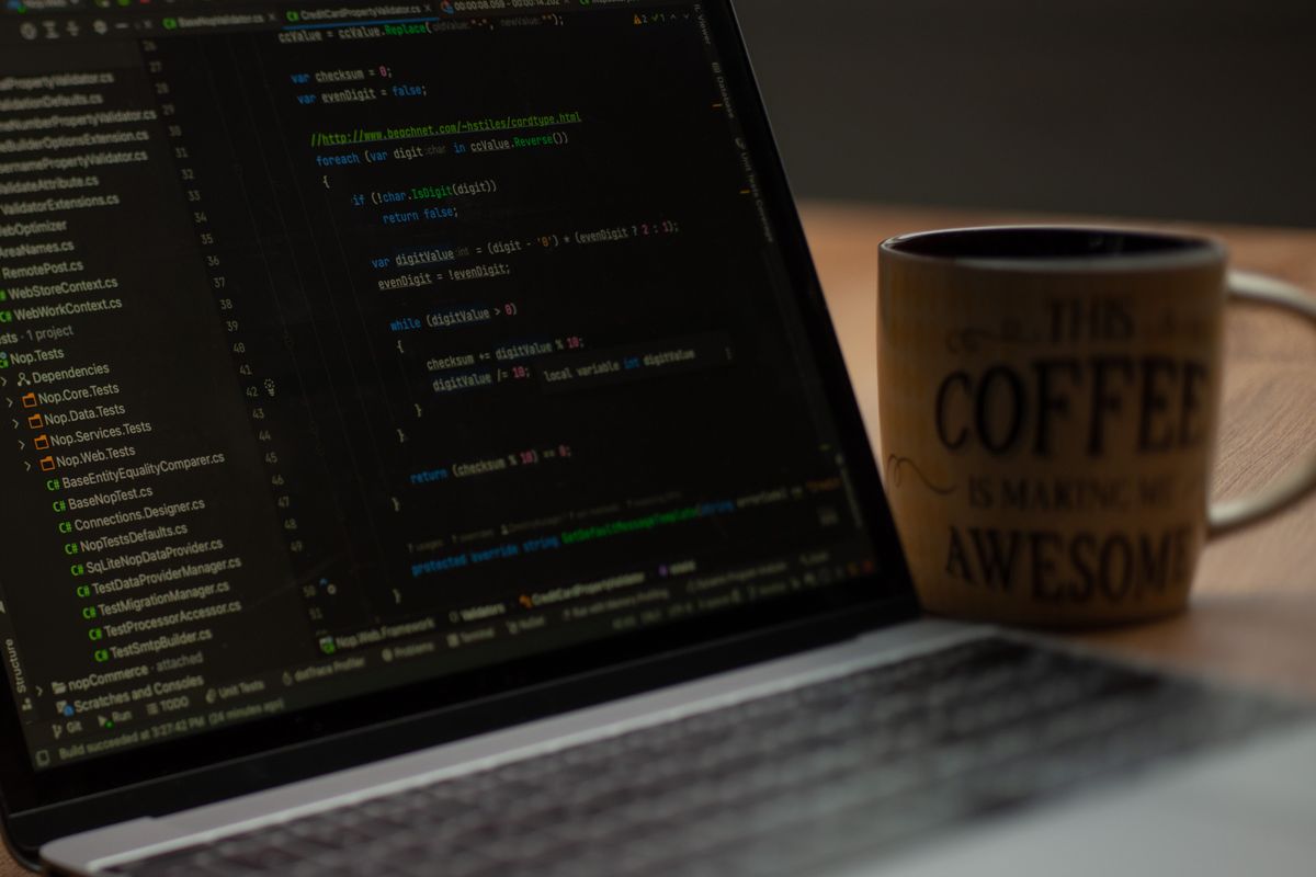Micro SaaS Là Gì? Cách Xây Công Cụ AI Nhỏ Kiếm Tiền Thụ Động