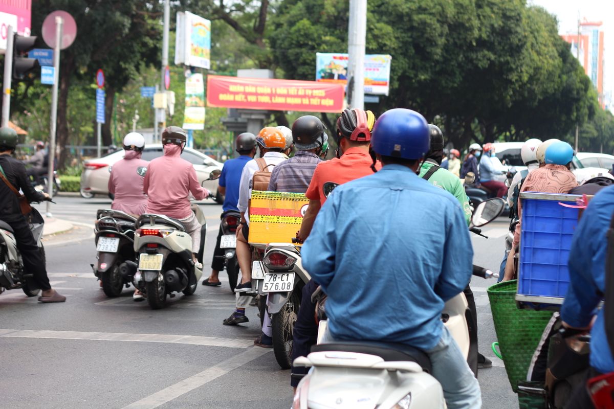 Ở Đà Nẵng Di Chuyển Bằng Gì? So Sánh Xe Máy, Taxi, Grab, Xe Buýt