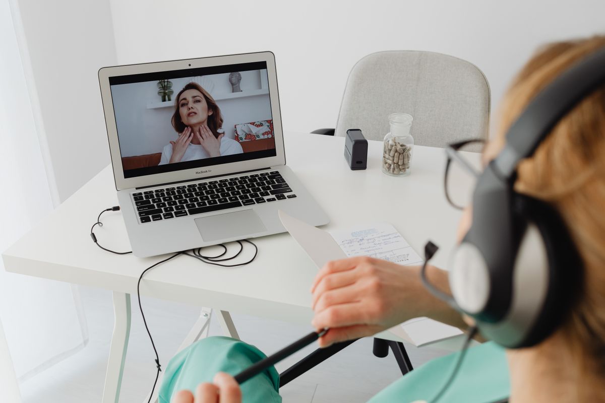 Tư Vấn Vi Mô (Micro-Consulting) Là Gì? Kiếm Tiền Từ Kinh Nghiệm Cá Nhân