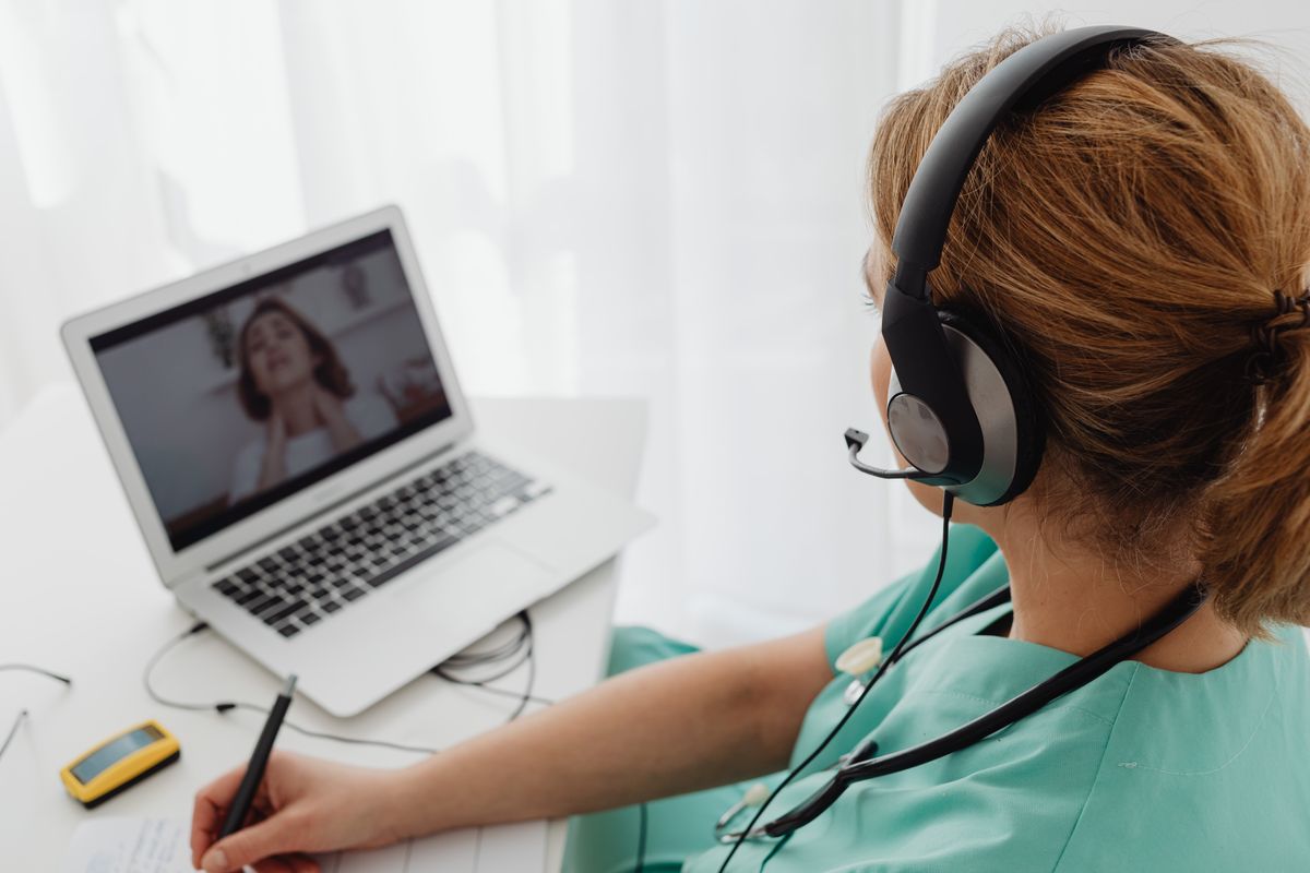 Tư Vấn Vi Mô (Micro-Consulting) Là Gì? Kiếm Tiền Từ Kinh Nghiệm Cá Nhân